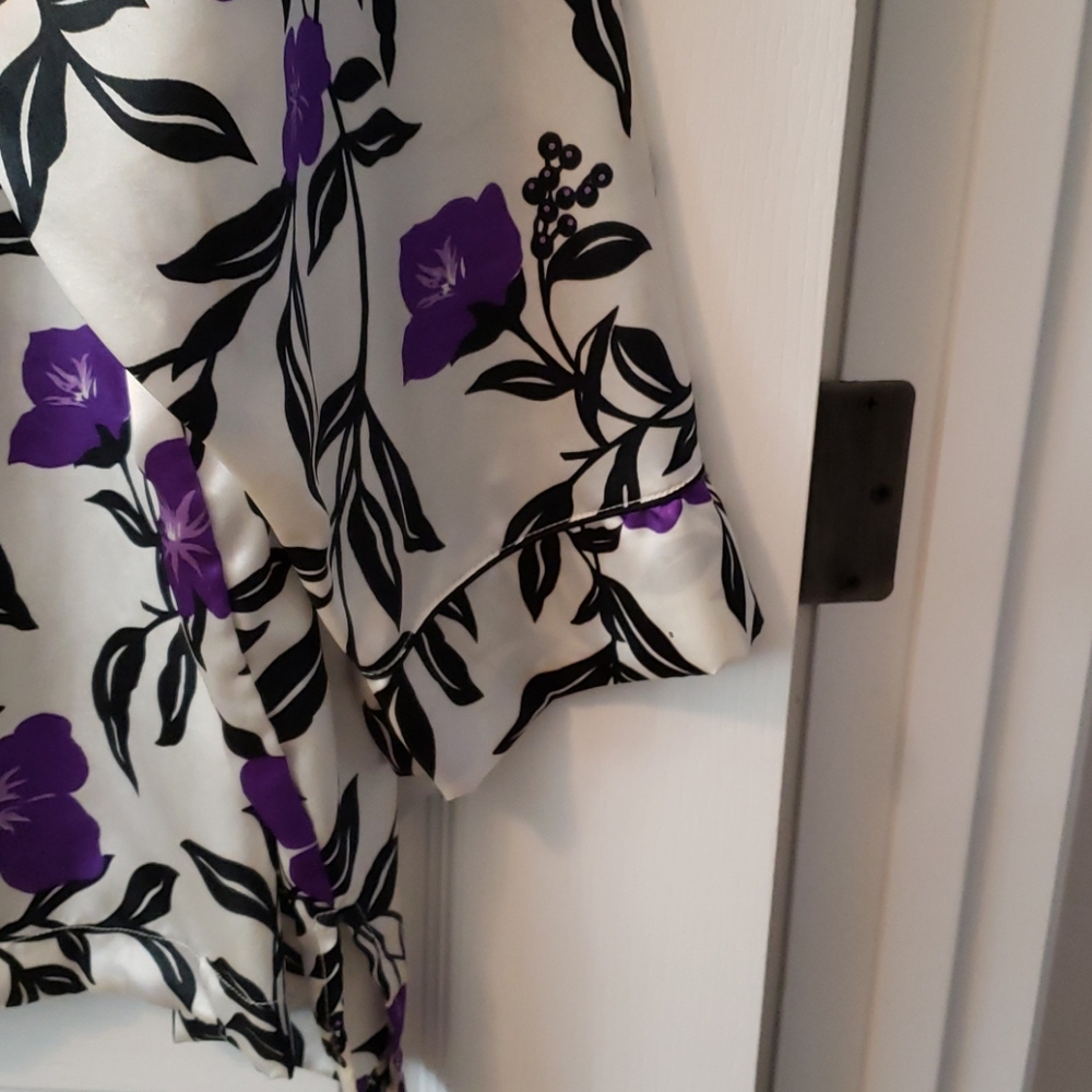 Amoureuse PJ or Lounge Top - Picture 2 of 8